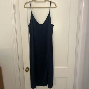Aritzia Wilfred Slip Dress in classic navy. XL.